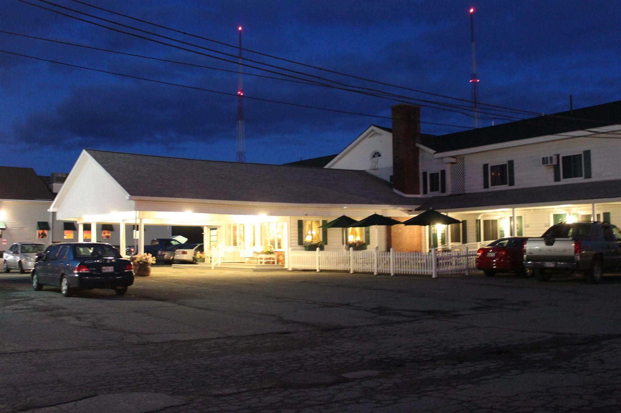 Maine Woods Inn Brewer Eksteriør bilde